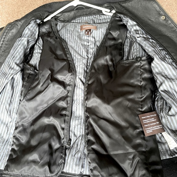 Y2K Black Danier Leather biker/moto Jacket (Short/bomber length) size small - Picture 6 of 13